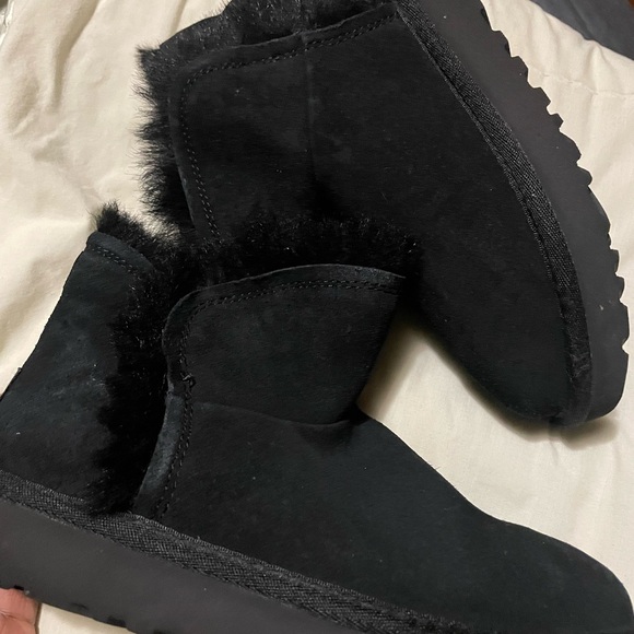 Boots - Picture 3 of 4